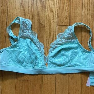 Pink/Victoria’s Secret Lightly Lined Mint Bralette